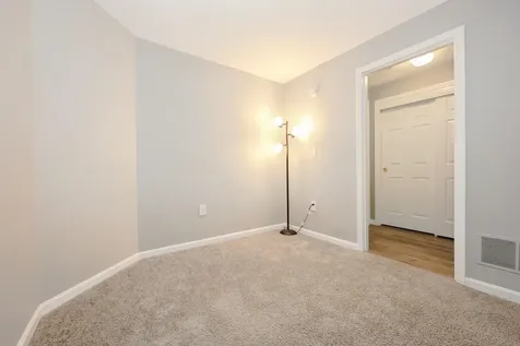 47 Dogwood Drive Nashua NH 03062-4403