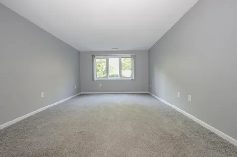 47 Dogwood Drive Nashua NH 03062-4403