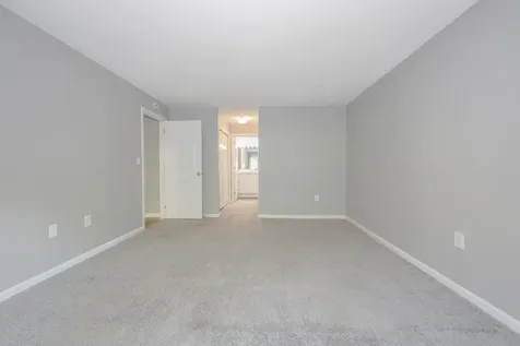 47 Dogwood Drive Nashua NH 03062-4403