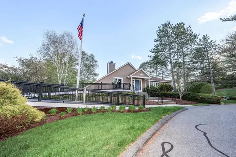 47 Dogwood Drive Nashua NH 03062-4403