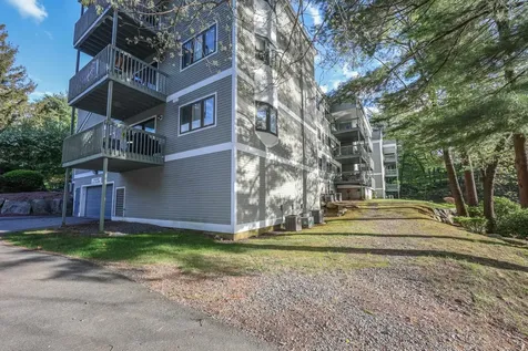47 Dogwood Drive Nashua NH 03062-4403