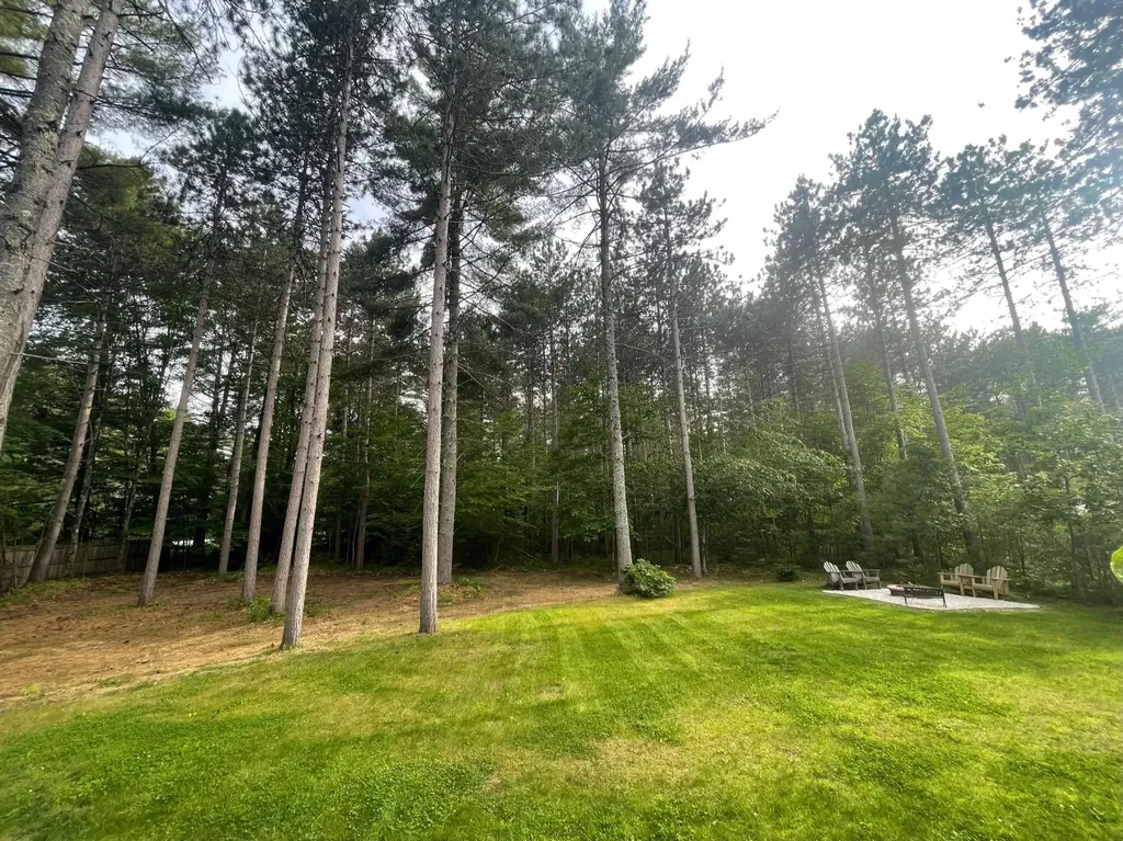 6 Christopher Street Fryeburg ME 04037