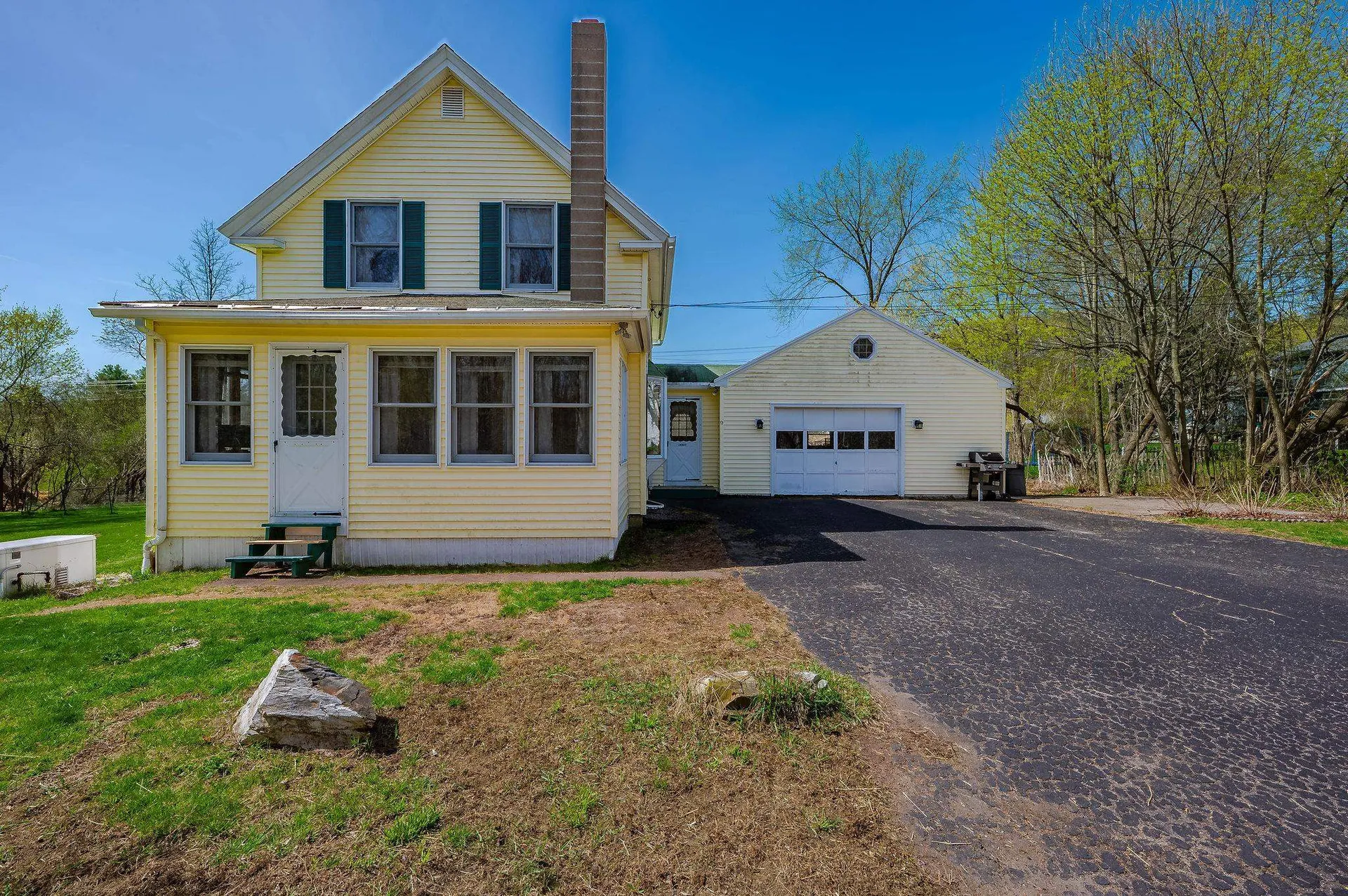 9 Berwick Street Rollinsford NH 03869