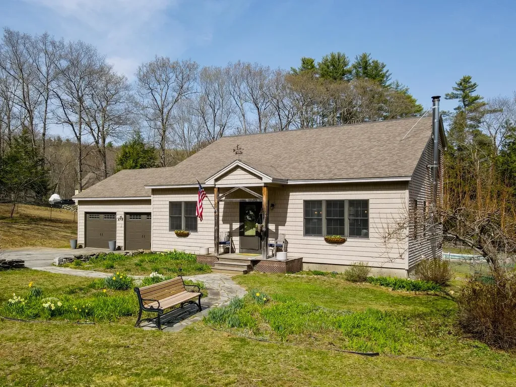 34 Ferrin Road Chichester NH 03258