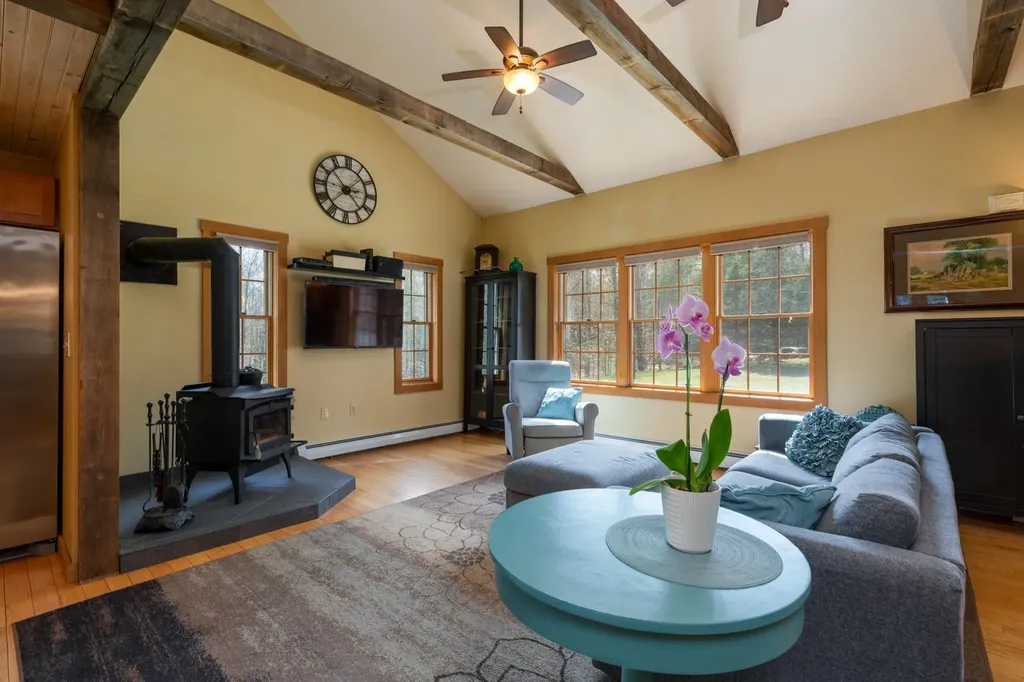 34 Ferrin Road Chichester NH 03258