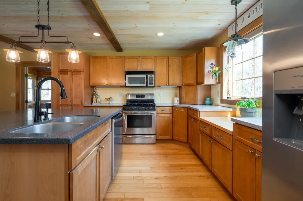 34 Ferrin Road Chichester NH 03258