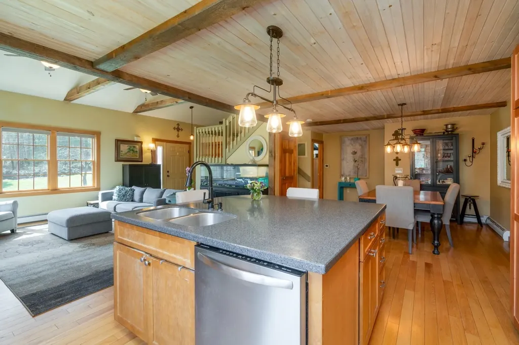 34 Ferrin Road Chichester NH 03258