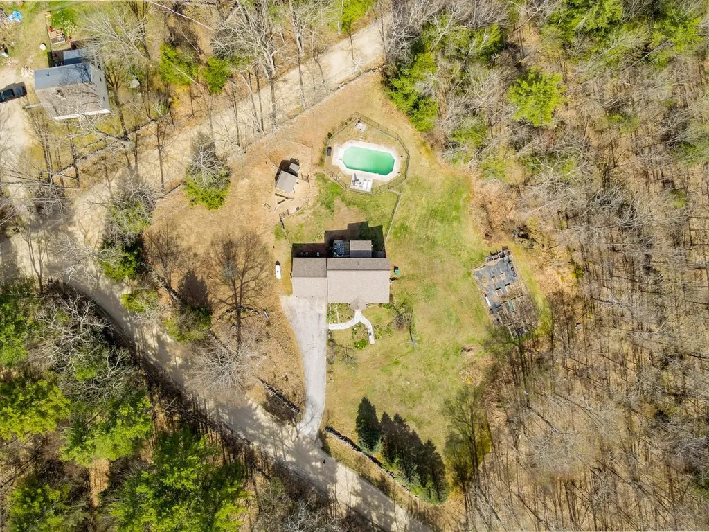 34 Ferrin Road Chichester NH 03258