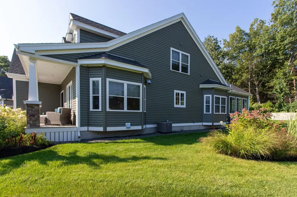 12 Kirkwall Drive Stratham NH 03885