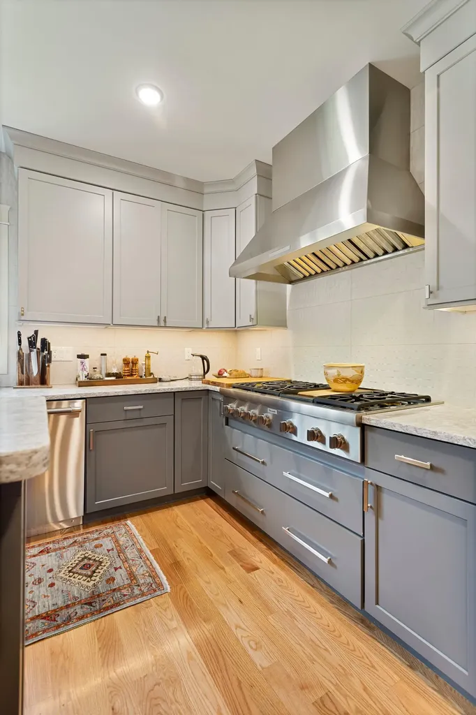 12 Kirkwall Drive Stratham NH 03885