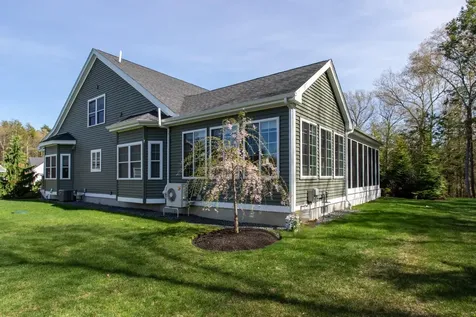 12 Kirkwall Drive Stratham NH 03885