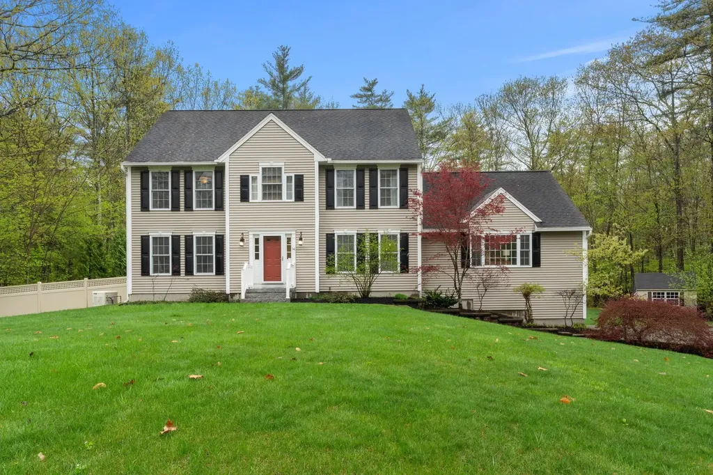 14 Champernowne Madbury NH 03823