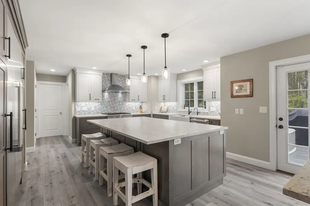 14 Champernowne Madbury NH 03823