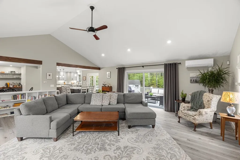 14 Champernowne Madbury NH 03823