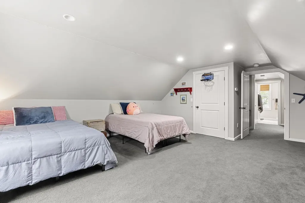 14 Champernowne Madbury NH 03823