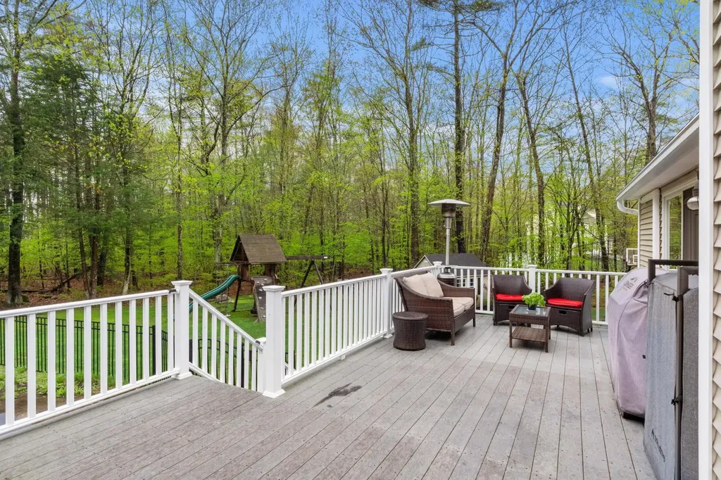 14 Champernowne Madbury NH 03823