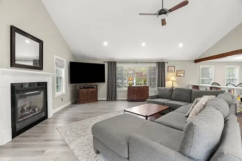 14 Champernowne Madbury NH 03823