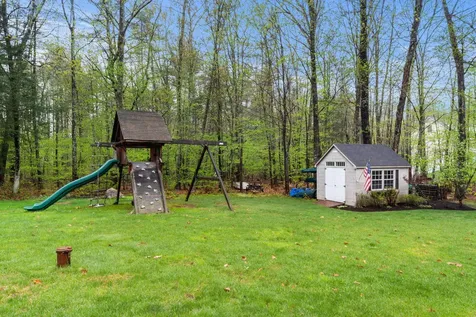 14 Champernowne Madbury NH 03823