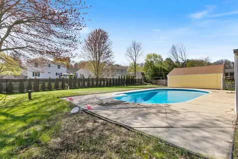 2 Rolling Hill Avenue Plaistow NH 03865