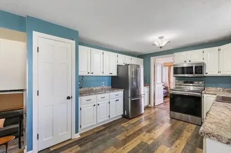 2 Rolling Hill Avenue Plaistow NH 03865