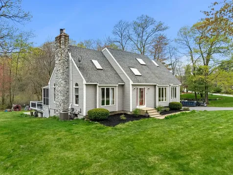 48 Budron Avenue Salem NH 03079