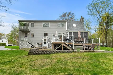48 Budron Avenue Salem NH 03079