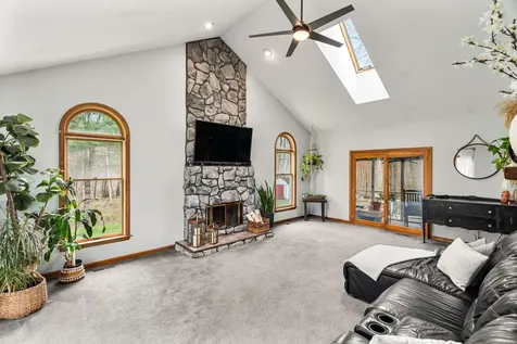 48 Budron Avenue Salem NH 03079