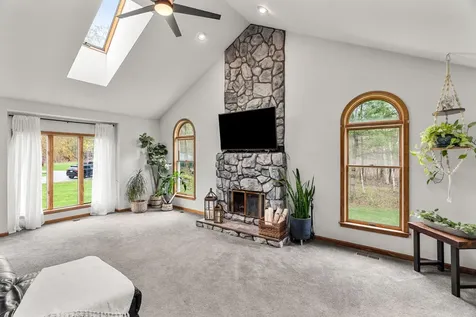 48 Budron Avenue Salem NH 03079