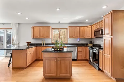 48 Budron Avenue Salem NH 03079