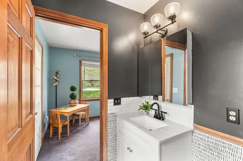 48 Budron Avenue Salem NH 03079