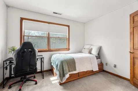 48 Budron Avenue Salem NH 03079