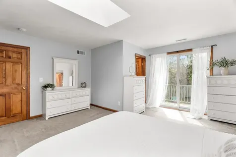 48 Budron Avenue Salem NH 03079