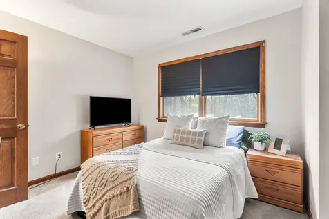 48 Budron Avenue Salem NH 03079