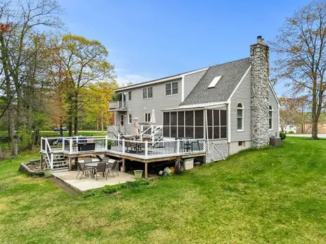 48 Budron Avenue Salem NH 03079