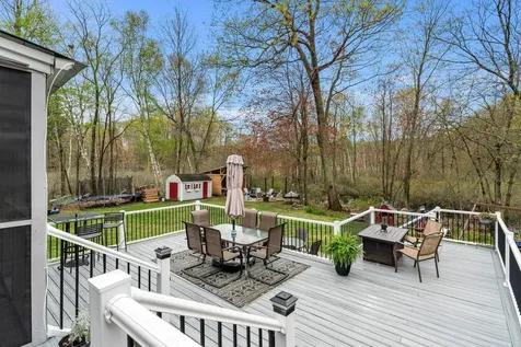 48 Budron Avenue Salem NH 03079