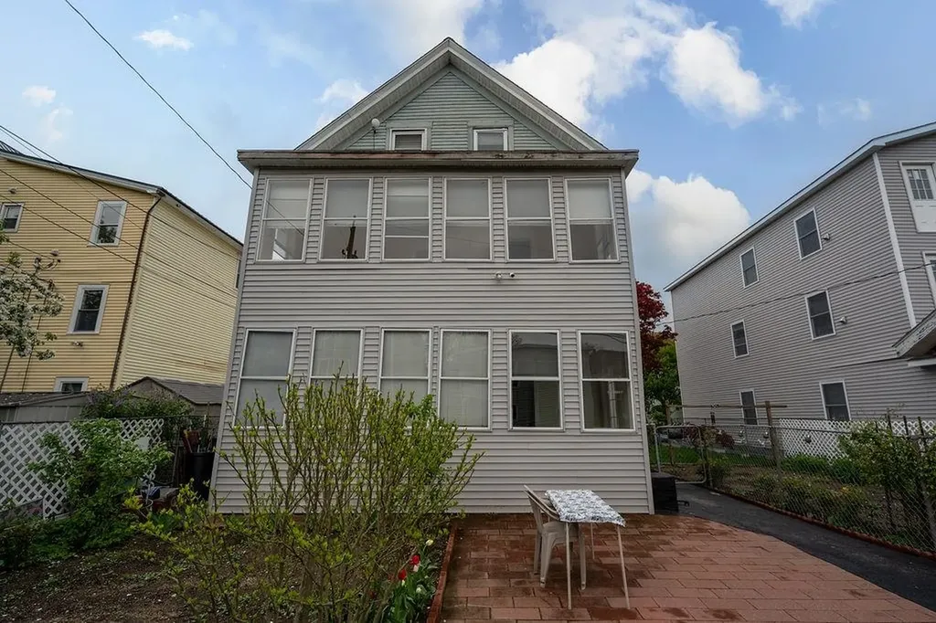 246 Auburn Street Manchester NH 03103