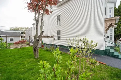 246 Auburn Street Manchester NH 03103