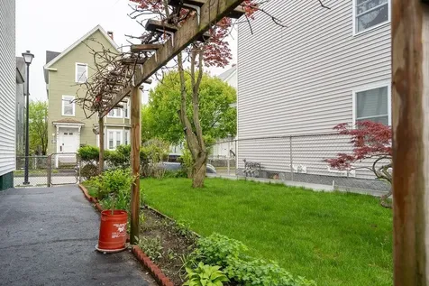 246 Auburn Street Manchester NH 03103