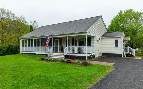 9 Dearborn Circle Walpole NH 03608