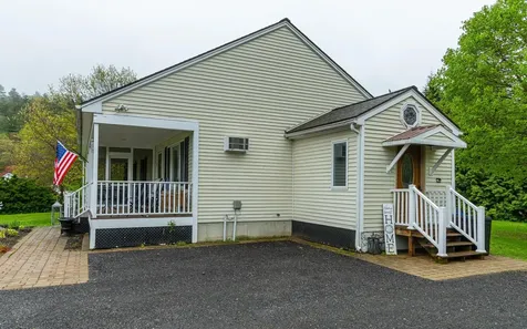 9 Dearborn Circle Walpole NH 03608