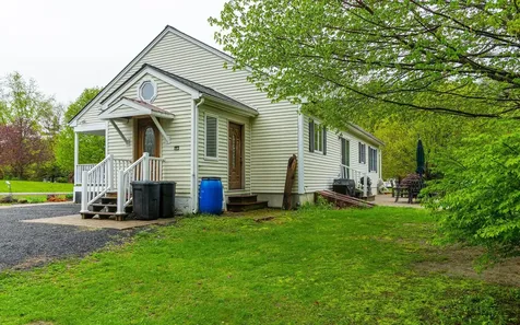 9 Dearborn Circle Walpole NH 03608