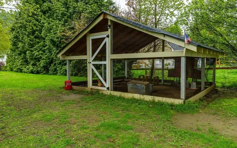 9 Dearborn Circle Walpole NH 03608