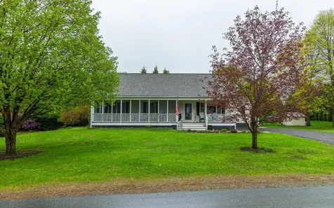 9 Dearborn Circle Walpole NH 03608