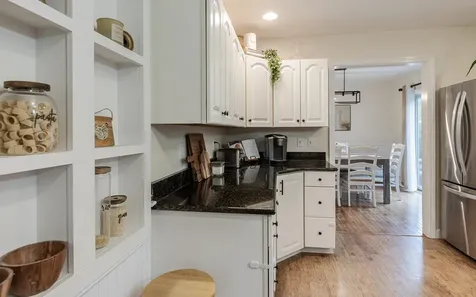 9 Dearborn Circle Walpole NH 03608