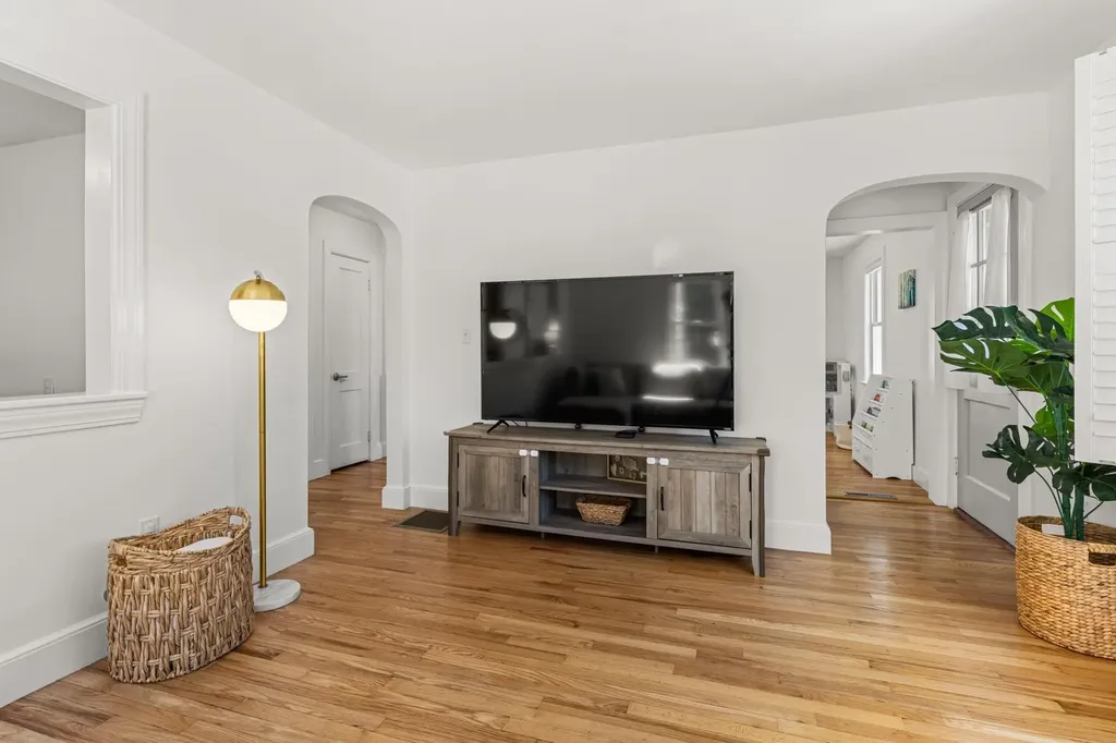 27 Glenwood Avenue Dover NH 03820