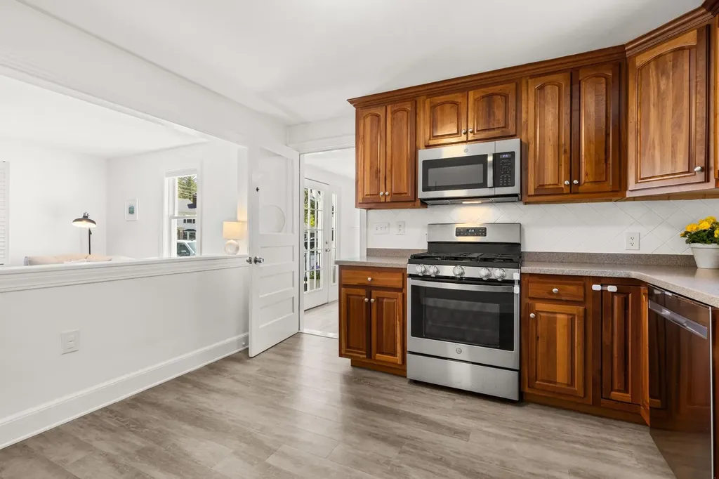 27 Glenwood Avenue Dover NH 03820