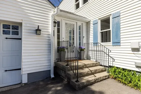 27 Glenwood Avenue Dover NH 03820