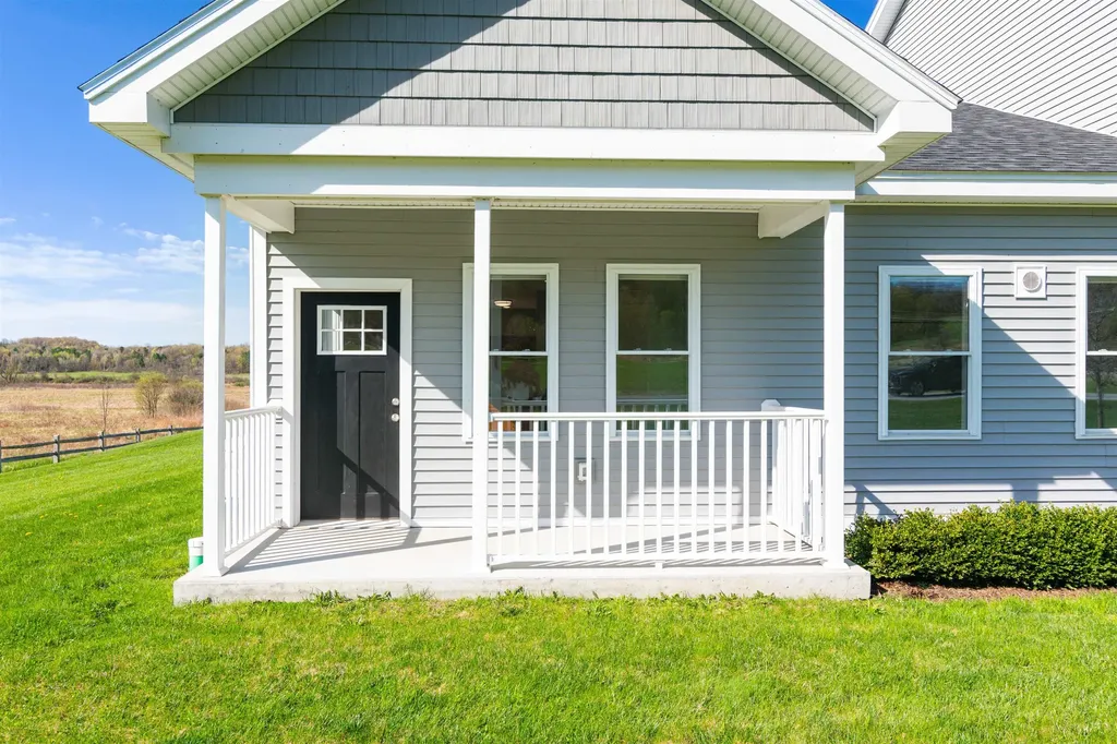 39 Clover Lane Hinesburg VT 05461