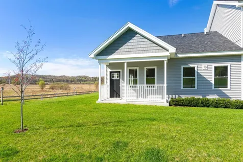 39 Clover Lane Hinesburg VT 05461