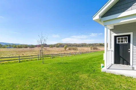 39 Clover Lane Hinesburg VT 05461